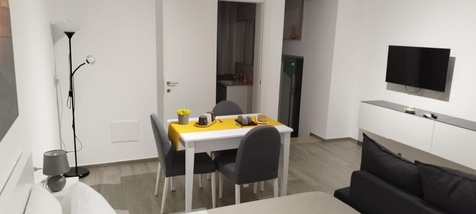 La Casa Di Mest Pepp Монополи Екстериор снимка