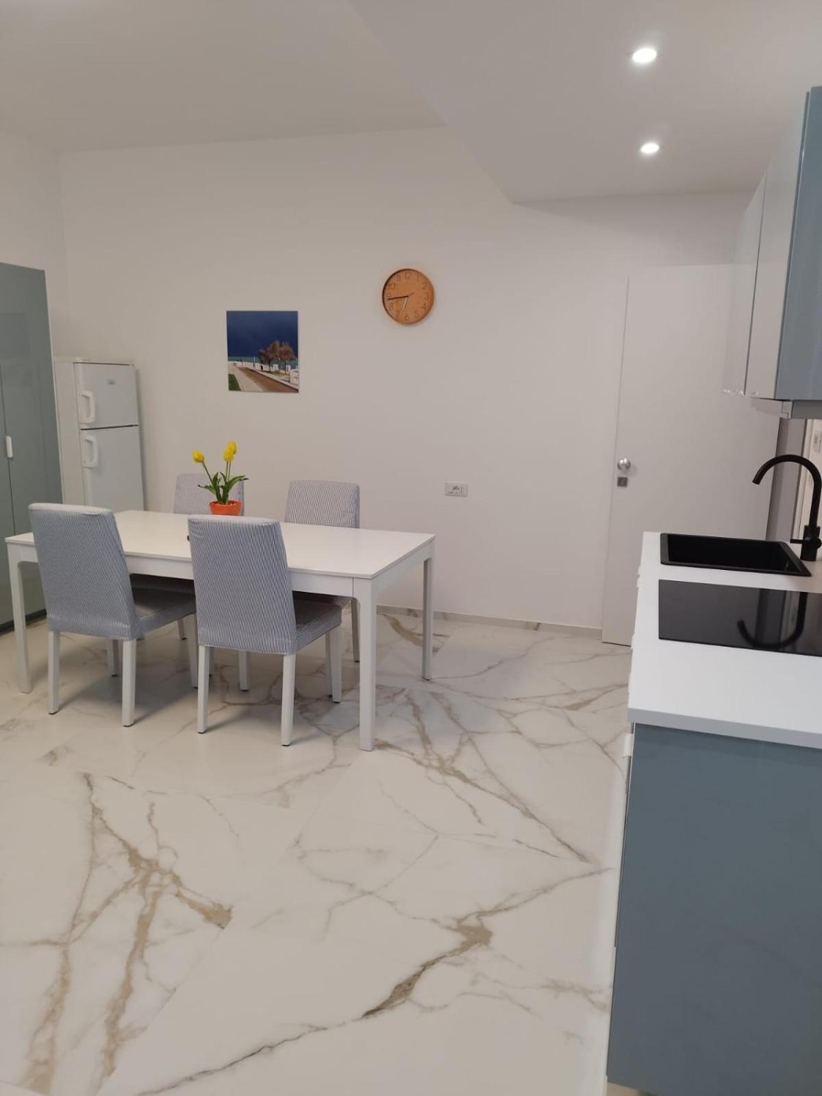 La Casa Di Mest Pepp Монополи Екстериор снимка